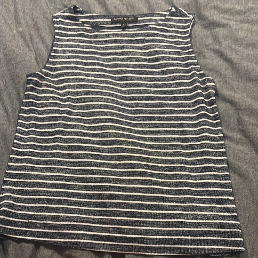Banana Republic Women's Black and White Striped Top